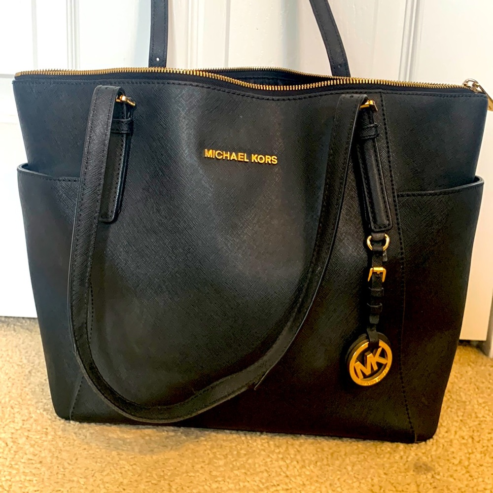 Michael Kors Large Saffiano Leather Top-Zip Tote Bag